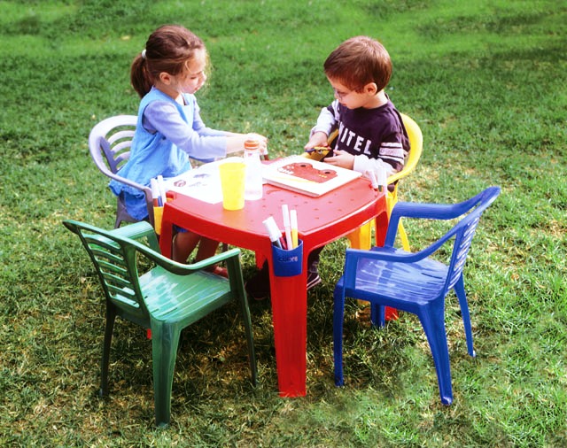 Детский пластиковый стол с карманами  